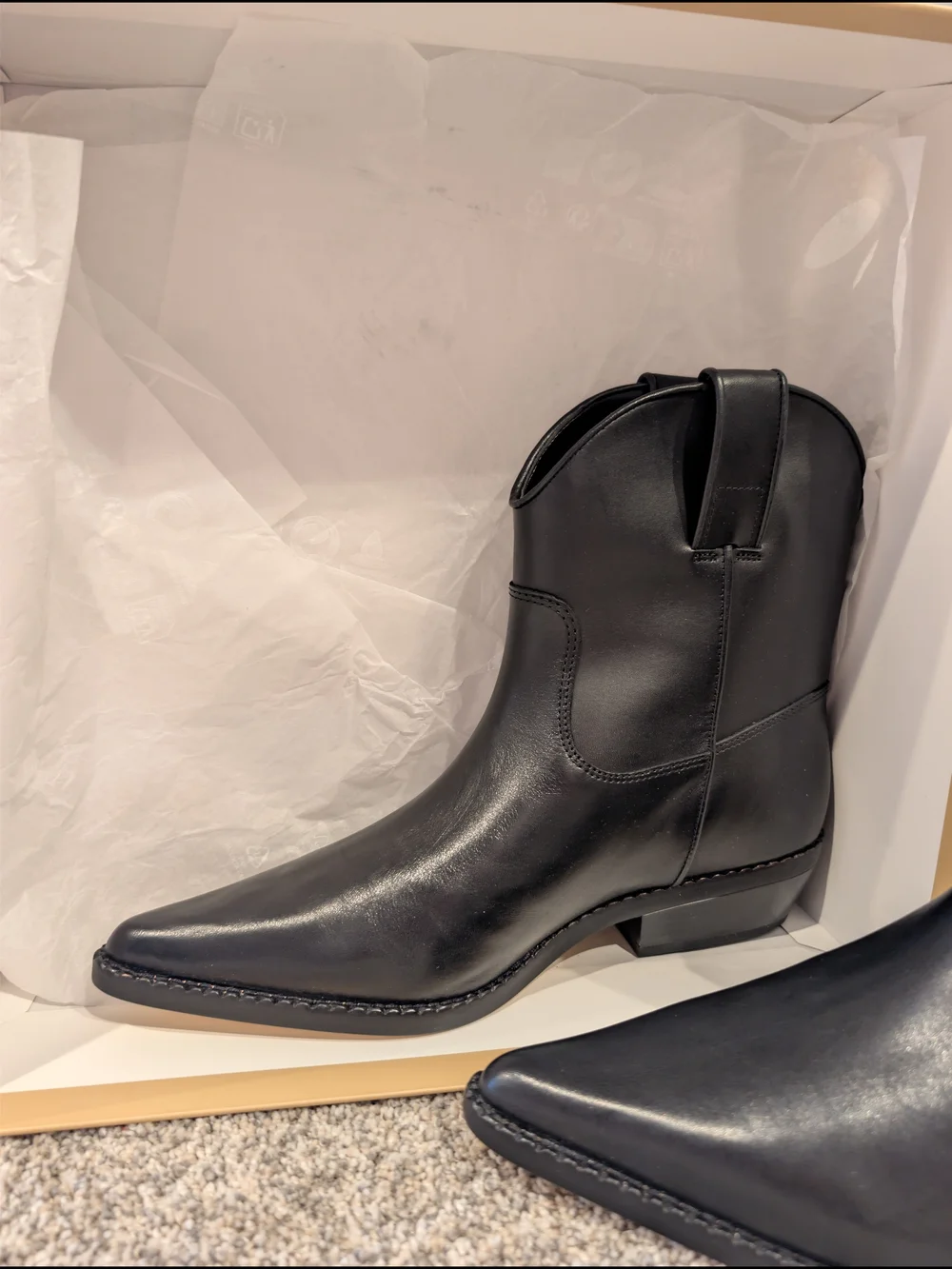 Michael Kors Leather Noemie Western Booties Black Pointed Toe Ankle Boots 9.5